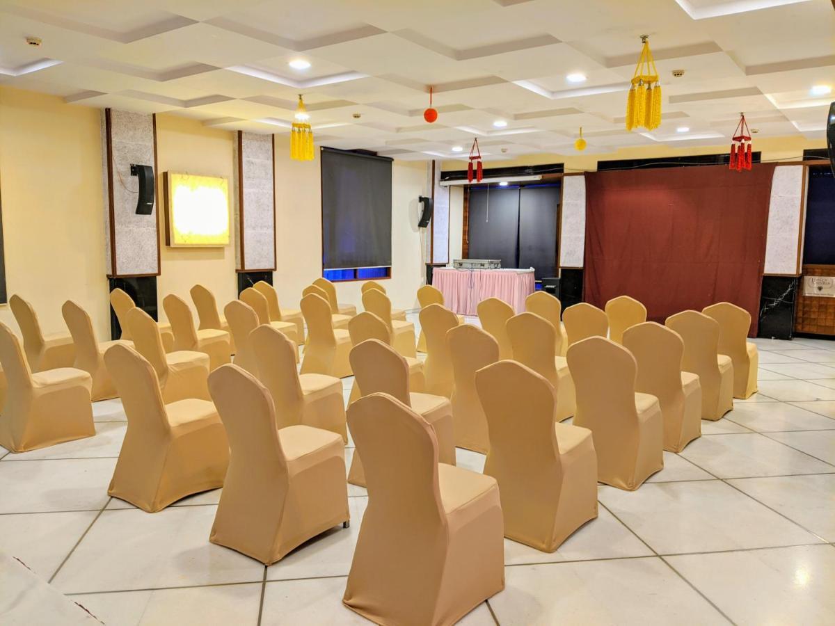 Hotel Jewel Of Chembur Bombaim Exterior foto