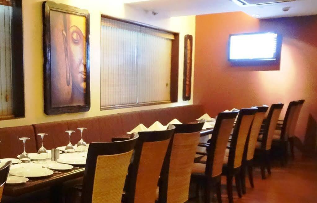Hotel Jewel Of Chembur Bombaim Exterior foto